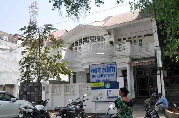 dr-mukesh-khare-nayan-jyoti-civil-lines-allahabad-ophthalmologists-15guvz5